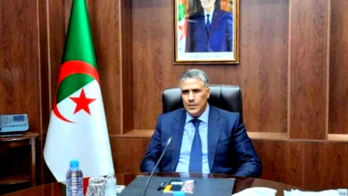 Le ministre de l’Habitat, de l’Urbanisme et de la Ville, Monsieur Mohamed Tarek Belaribi, préside au siège du ministère, une réunion technique sur le programme prévu à la distribution le 1er Novembre prochain - Boonyan Info