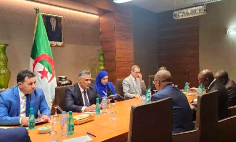 Le ministre de l’Habitat, de l’Urbanisme et de la Ville, Monsieur Mohamed Tarek Belaribi, reçoit le ministre kényan des Travaux publics, du Logement et du Développement urbain, Zacharia M.Njeru - Boonyan Info